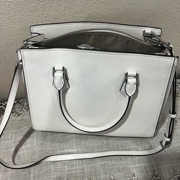 Purse - Picture 2 of 3